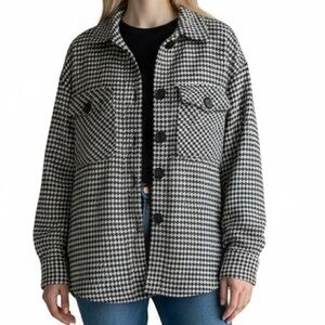 Streetwear Society  Black White Houndstooth Button Front Shacket Size M